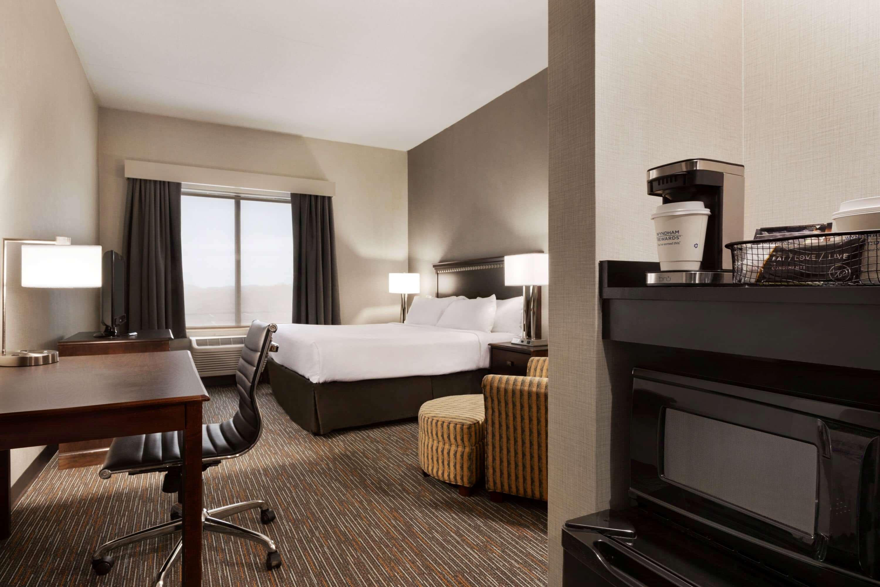 Wingate By Wyndham Bridgeport Clarksburg Hotel Екстериор снимка