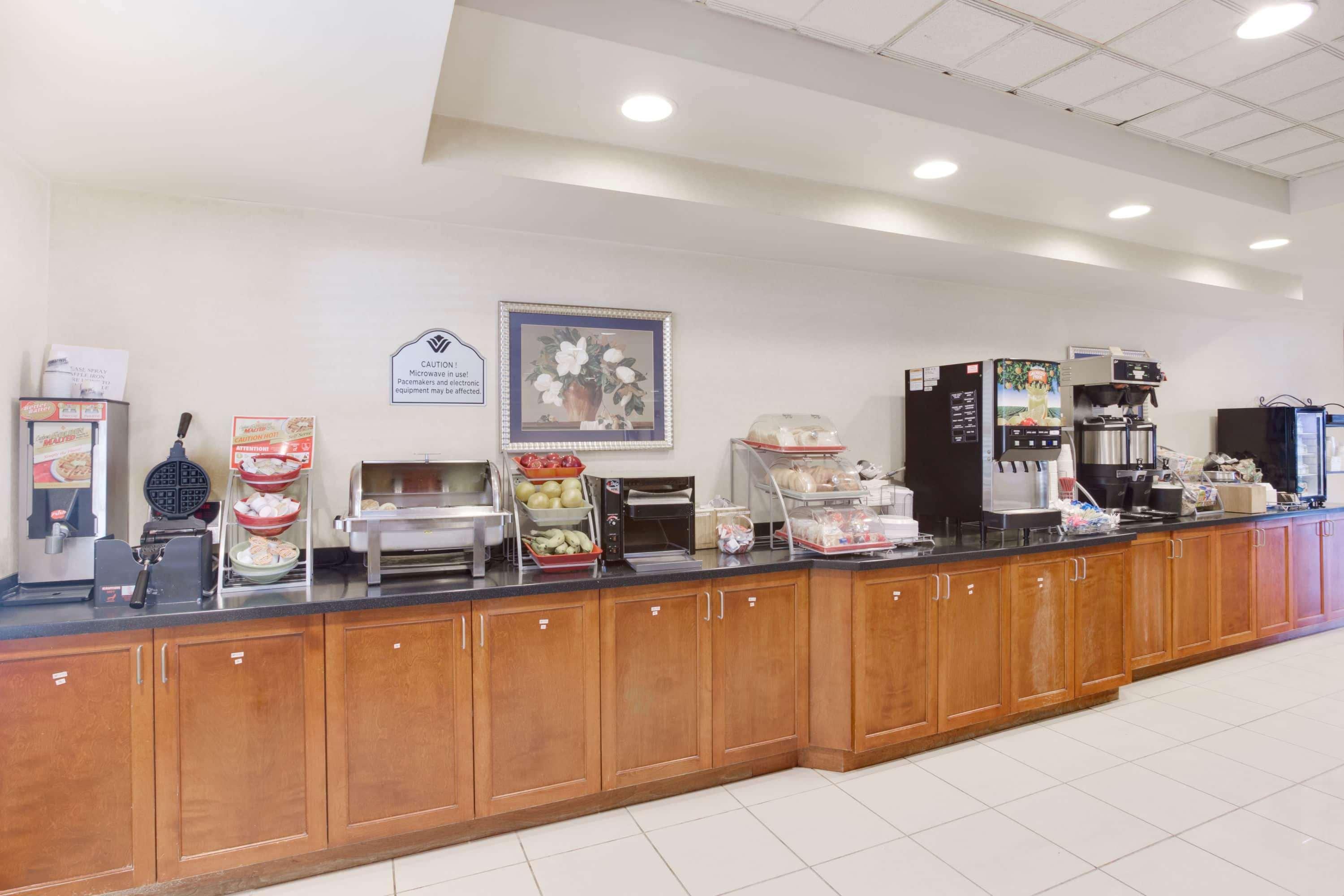 Wingate By Wyndham Bridgeport Clarksburg Hotel Екстериор снимка