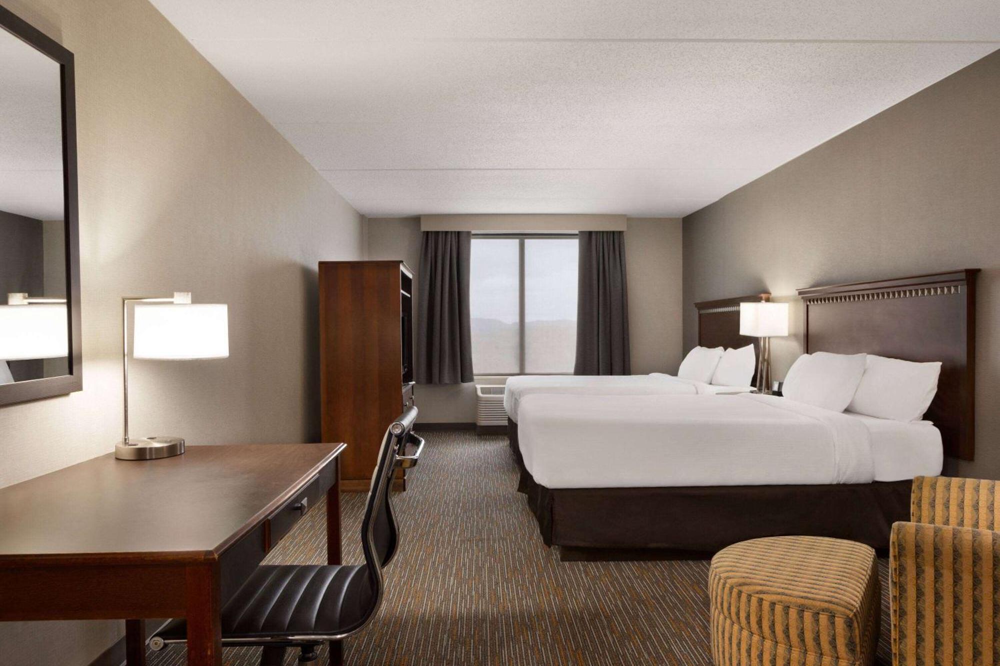 Wingate By Wyndham Bridgeport Clarksburg Hotel Екстериор снимка