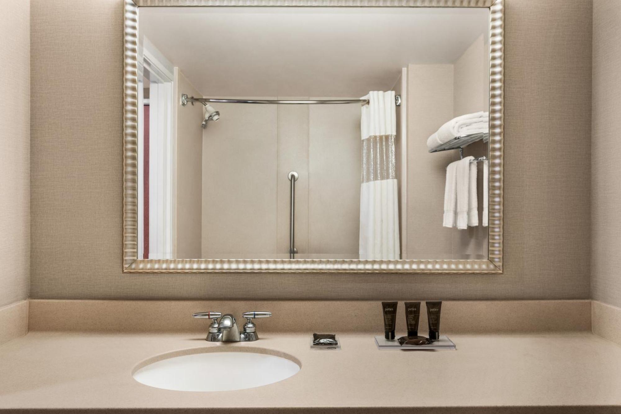 Wingate By Wyndham Bridgeport Clarksburg Hotel Екстериор снимка
